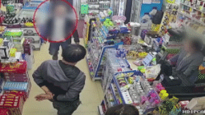 【每日平安170】赃款花光小偷深夜求助民警,退伍老兵偶遇抢劫一招制敌